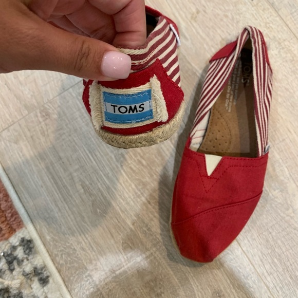 Tom’s - Picture 2 of 4